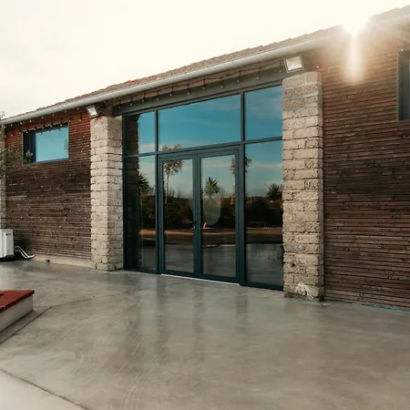 De L Olivier Holiday home *