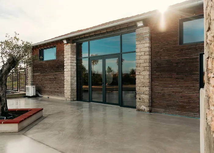 De L Olivier Holiday home *